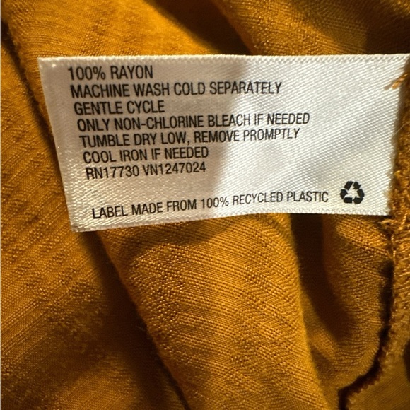 Knox Rose Golden Blouse - Picture 6 of 6